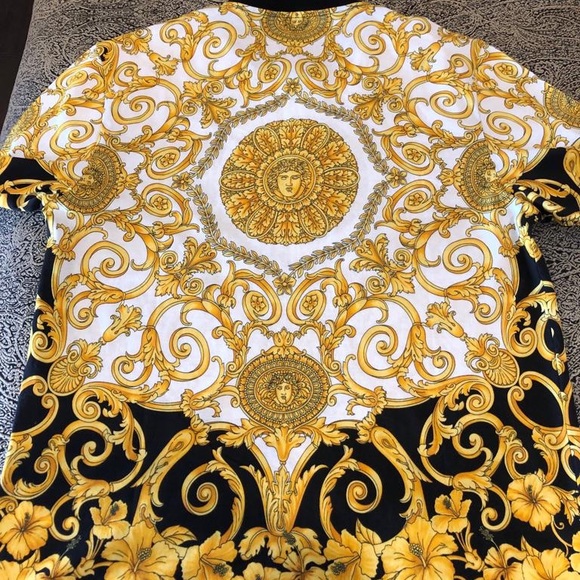 Brand new with tags Versace shirt! - Picture 2 of 3
